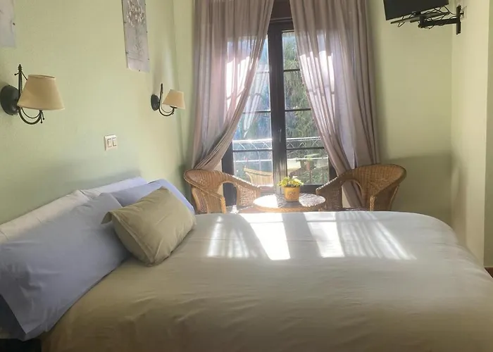 Hostal La Cigueena Check-In Autonomo