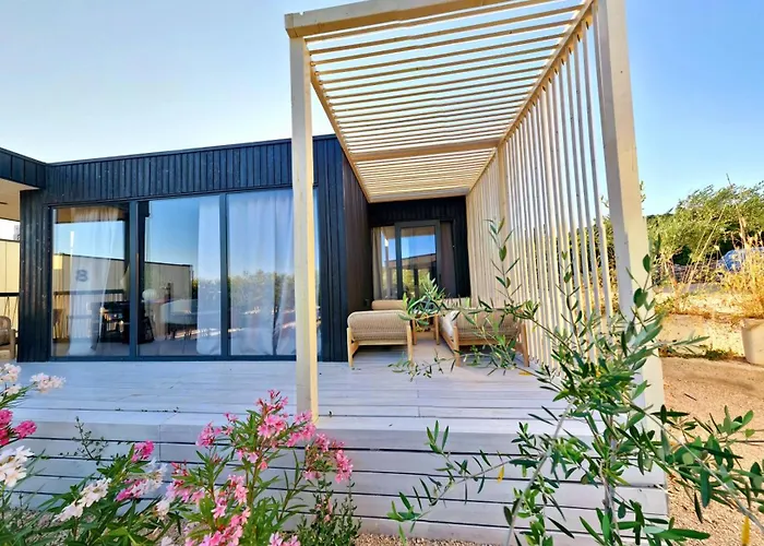 Jazine beach villas