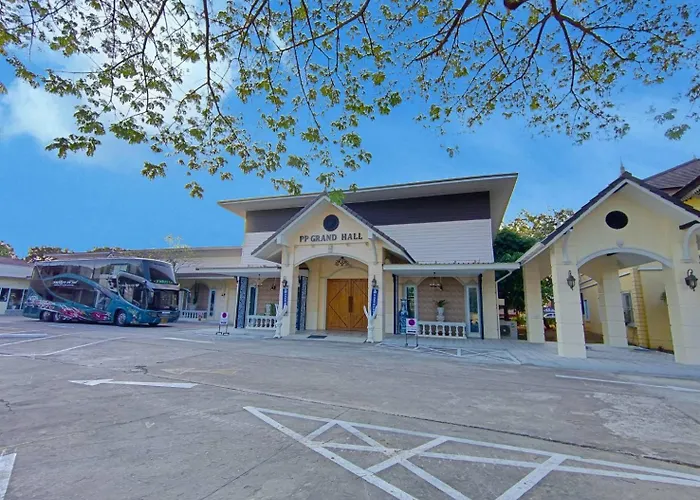 Park & Pool Resort