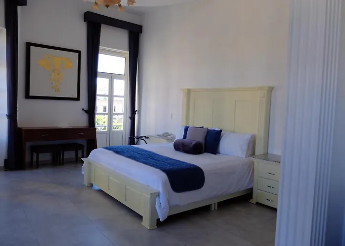Hotel Estancia Real