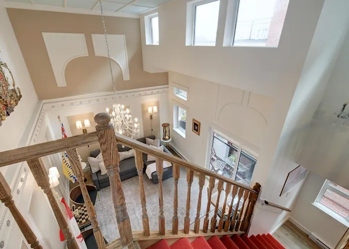 Victoria'S Parliamentary Suite With Private Rooftop Patio & Harbour View