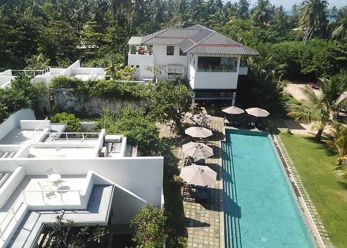 Aavya Cove Villas By Aahaasa