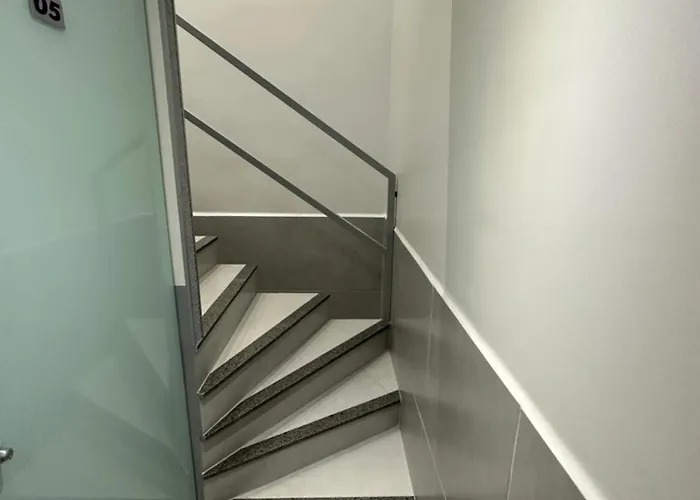 Quarto privativo com banheiro compartilhado em Pousada recém construída,a 500mts do pátio do forró