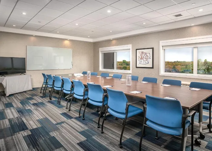 Holiday Inn Express & Suites - Brandon By Ihg