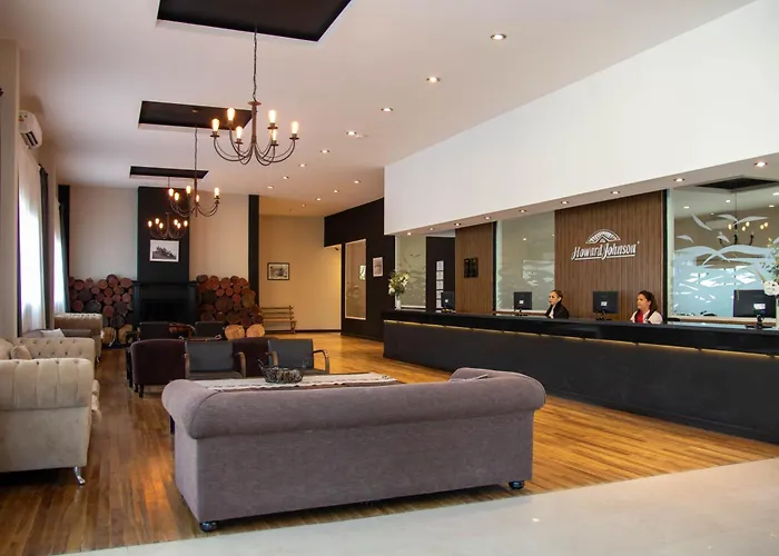 Howard Johnson Hotel & Convention Center Madariaga - Carilo