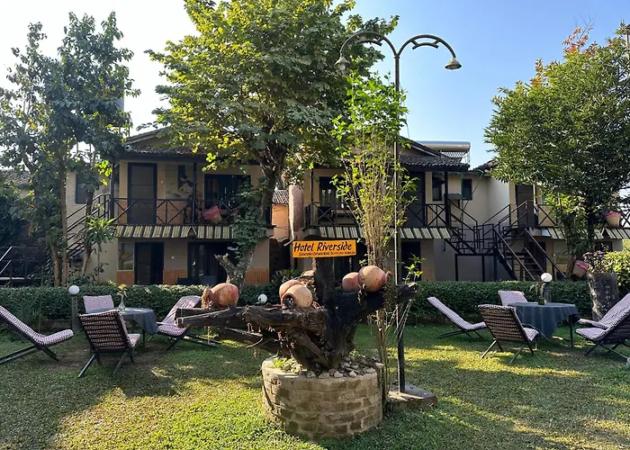 Hotel Riverside With Swimming Pool