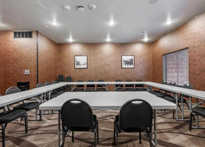 Cobblestone Hotel & Suites - Mosinee