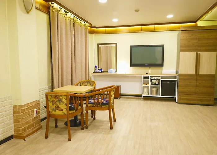 Goodstay Andong Park Hotel