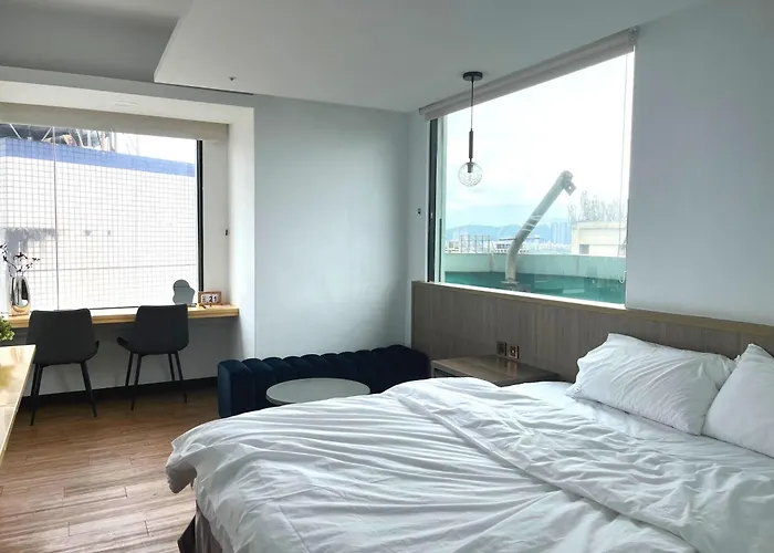 小穩居hermit Dorm-聖雄商旅 Taipei
