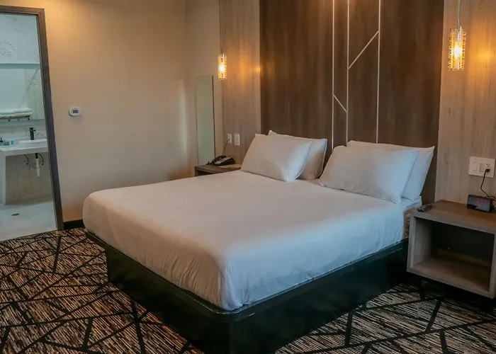 Comfeeni Inn And Suites