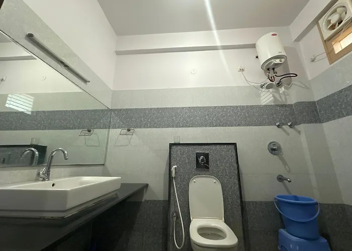 Super Hotel O Sar Residency