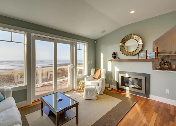 Oceanfront Moclips Retreat W/ Beach Access & View!