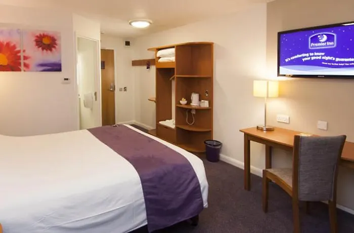 Premier Inn Wolverhampton - North