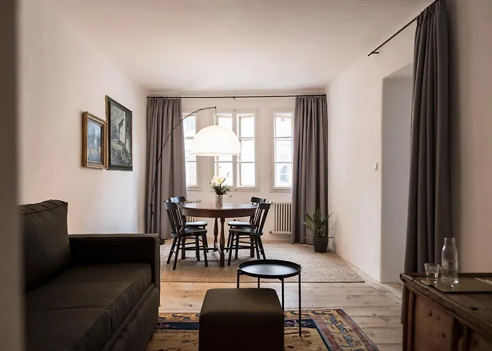 Goldenstern Townhouse