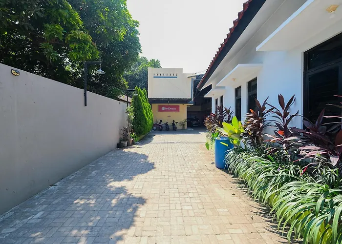 Reddoorz Syariah Near Rsud Tuban