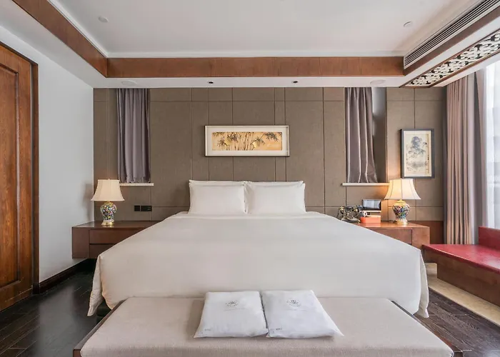 Atour X Chongqing Jiefangbei Pedestrian Street