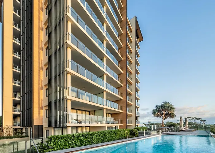Oaks Redcliffe Mon Komo Suites