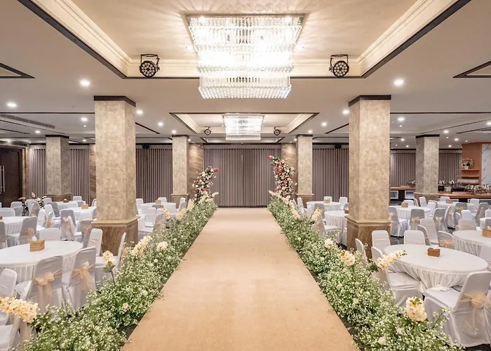 Prakerti Bhuana Hotel