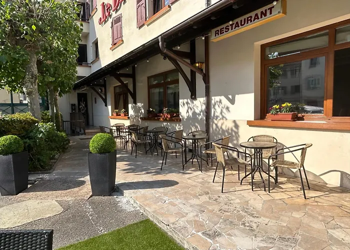 Le Divona Hotel & Bar Au Coeur De Divonne-Les-Bains