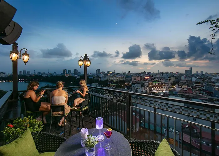 Trangtrang Premium Hotel & Sky Bar