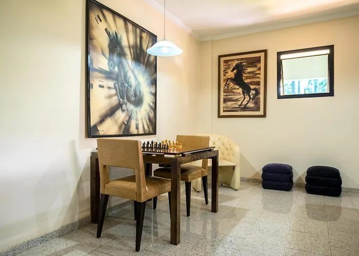 Rovi Plaza Hotel