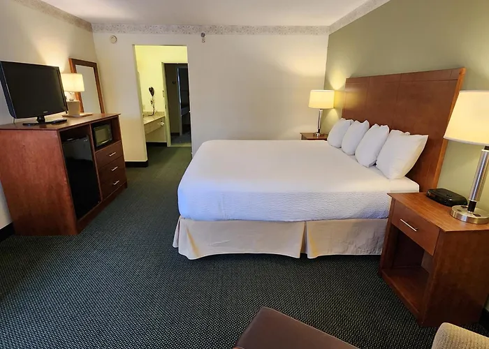 Baymont By Wyndham Mackinaw City