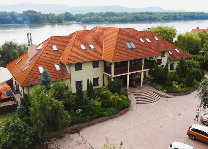Camelot Club Hotel
