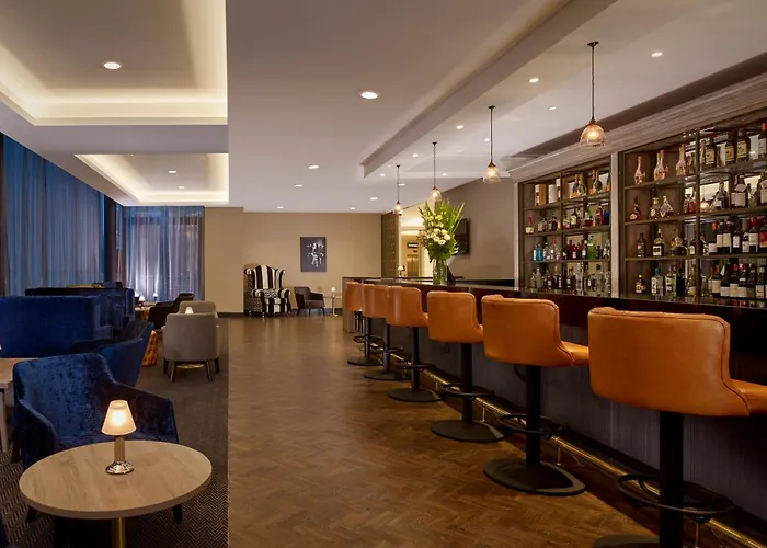 Doubletree By Hilton Hull