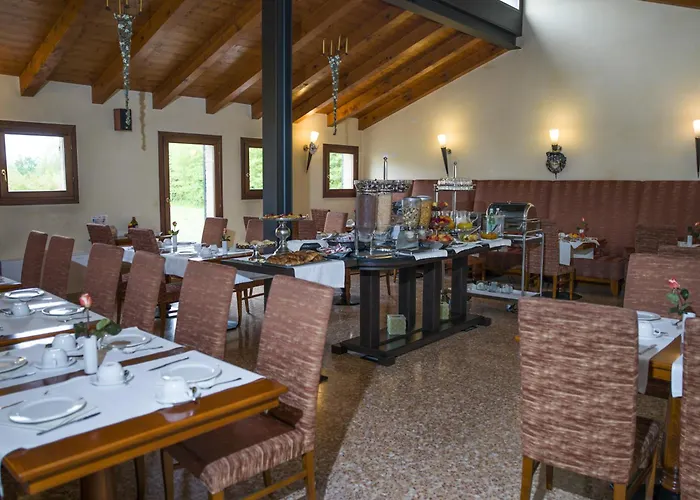 Hotel Venice Resort Airport