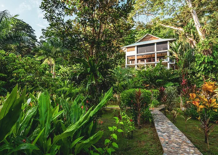 Roam Yoga & Wellness Lodge