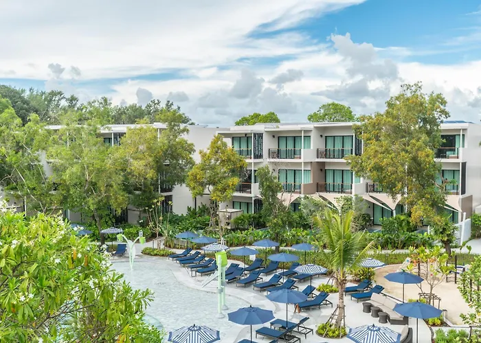 Le Meridien Phuket Mai Khao Beach Resort