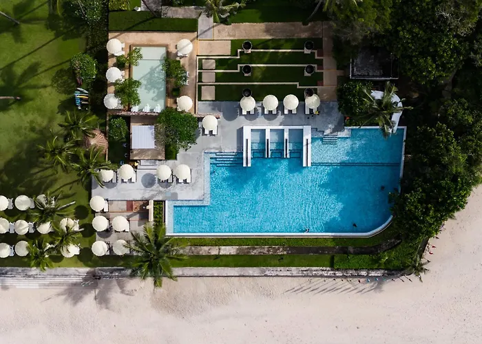Apsara Beachfront Resort & Villa
