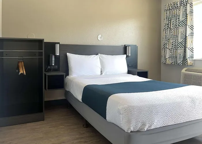 Motel 6-Tulare, Ca