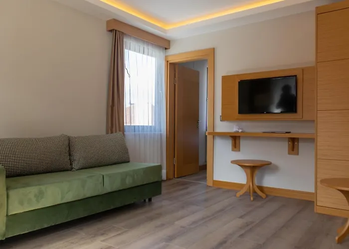 Lotuspark Hotel