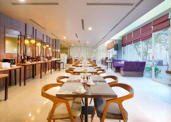Quest Hotel Simpang Lima - Semarang By Aston