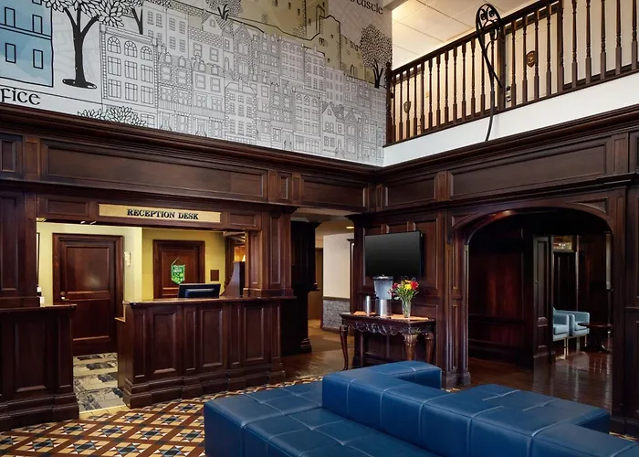Irish Cottage Inn & Suites