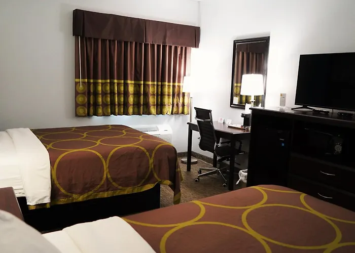 Super 8 By Wyndham Grove City