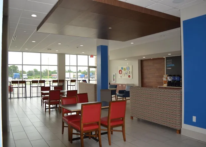 Holiday Inn Express & Suites