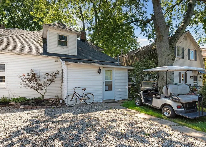 Lakefront Family Home/Golf Cart/Beach