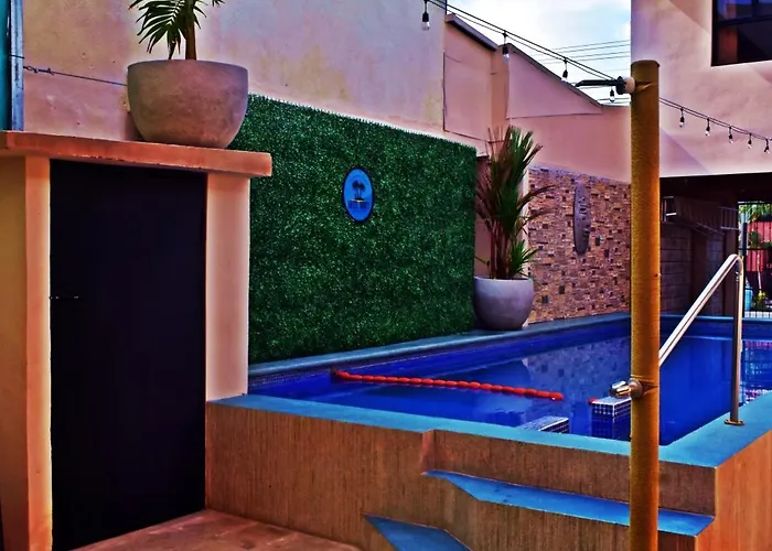 Hotel Cabinas Midey