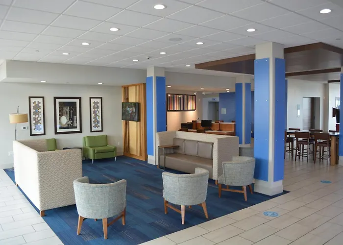Holiday Inn Express & Suites