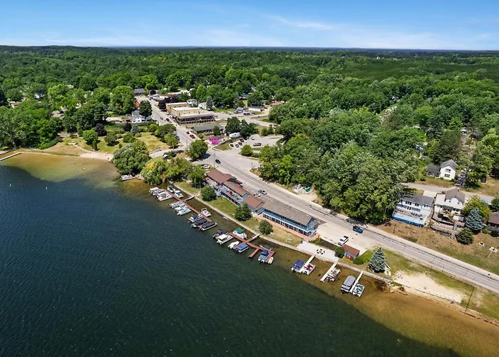 Fife Lake Lodge - Double Queen Room With Lake Access