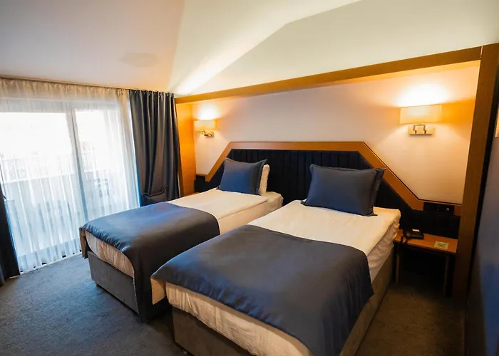 Roof 264 Hotel & Suites