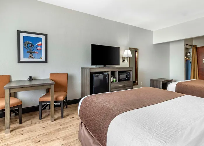 Best Western Plus Victoria Inn & Suites