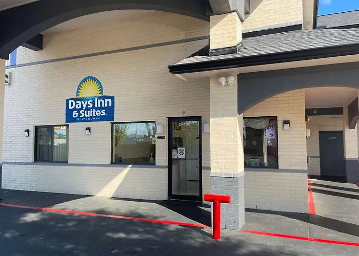 Days Inn By Wyndham Dickinson Tx