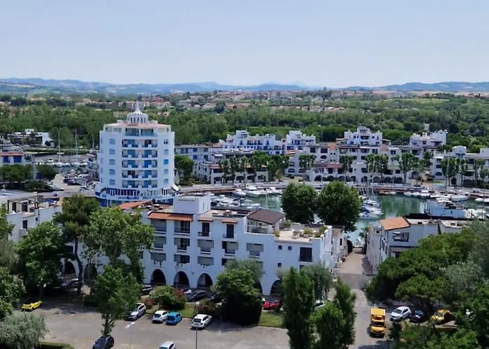 Lamar Suites Seafront Apartments
