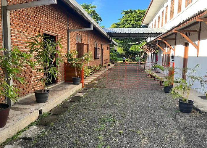 Tanty'S Hostel