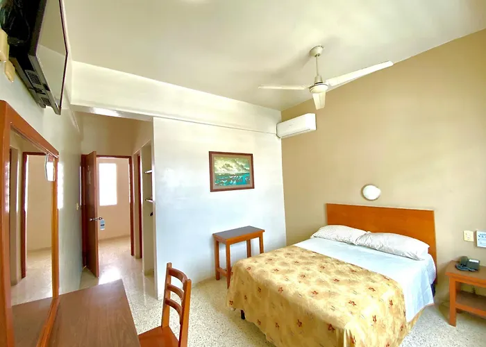 Hotel Delfines - A 2 Calles Del Acuario Veracruz