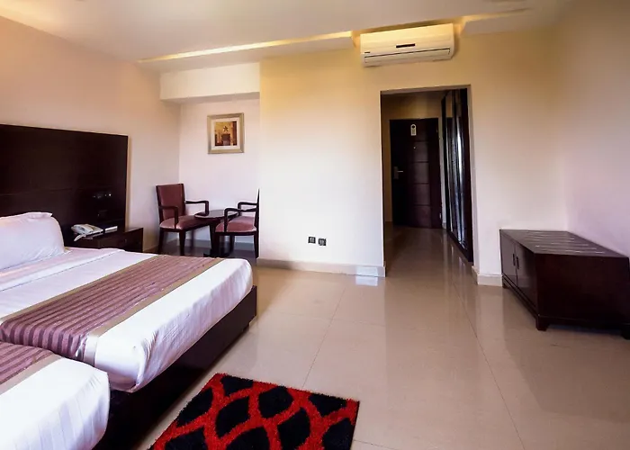 Noble House Hotel