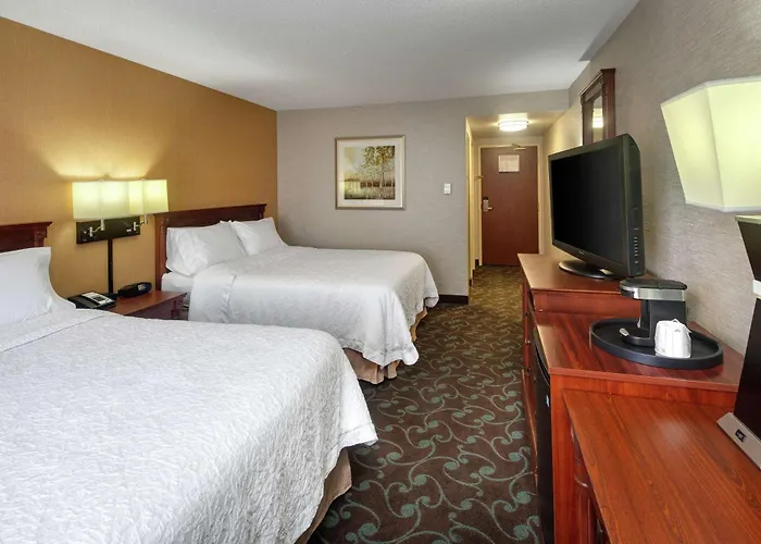 Hampton Inn & Suites By Hilton Toronto Airport